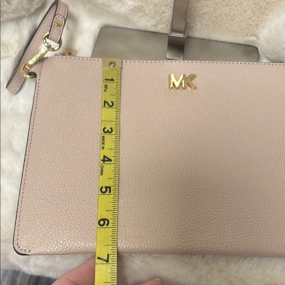 Michael Kors Dusty Rose Clutch with Gold Logo and Wrist Strap - Picture 8 of 9